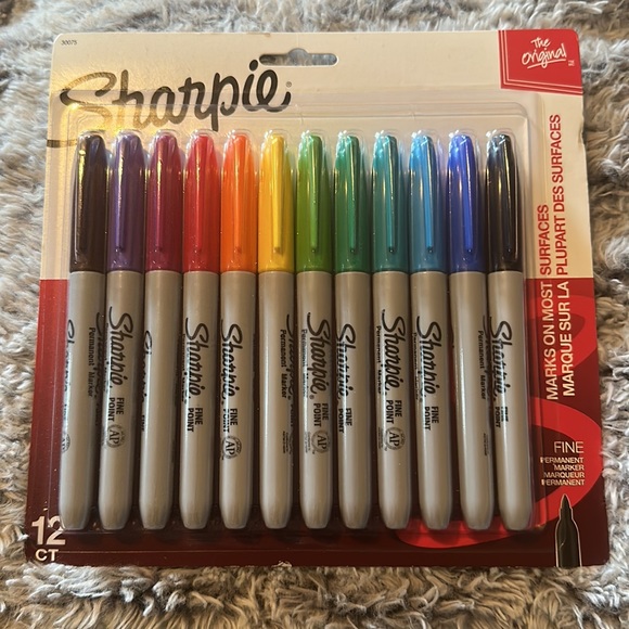 Sharpie bundle - Picture 2 of 9